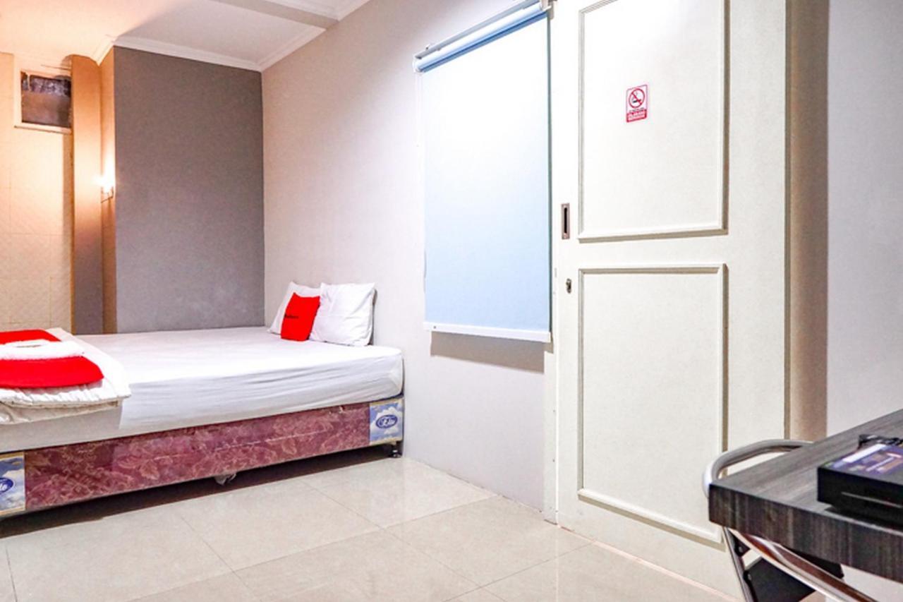 Reddoorz @ Citraland Surabaya Hotel Exterior photo